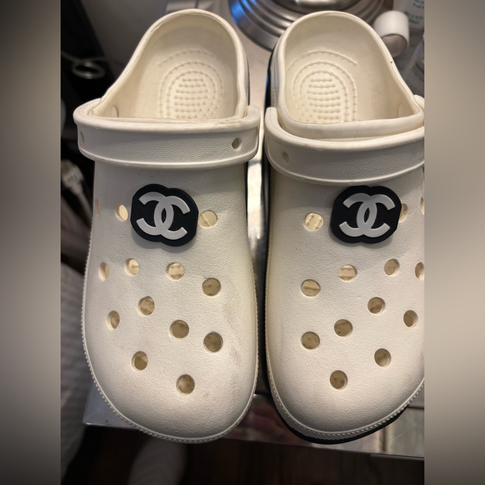 Women’s platform White Clogs